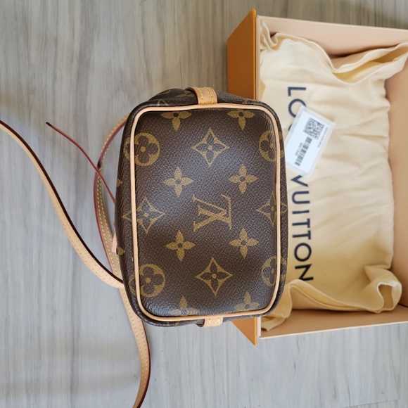 Louis Vuitton Monogram Nano Noe - Picture 3 of 9